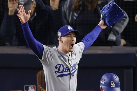 World Series Game 3: Freeman, Buehler lead Dodgers past Yankees, grab 3 .
